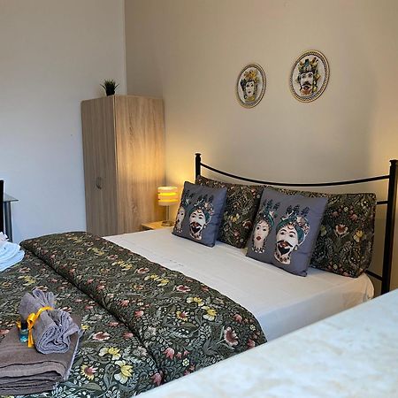 B & B Jasmine Santa Teresa Di Riva Dış mekan fotoğraf