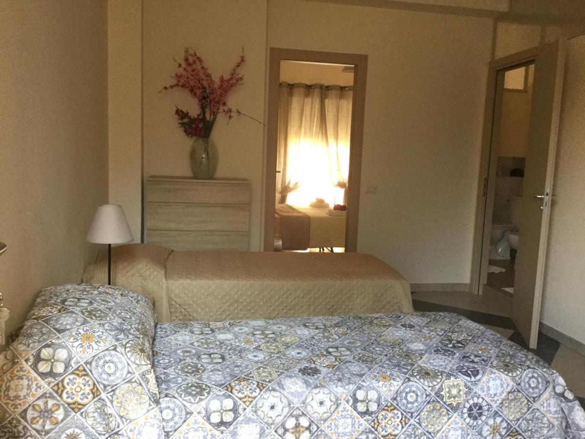 B & B Jasmine Santa Teresa Di Riva Dış mekan fotoğraf