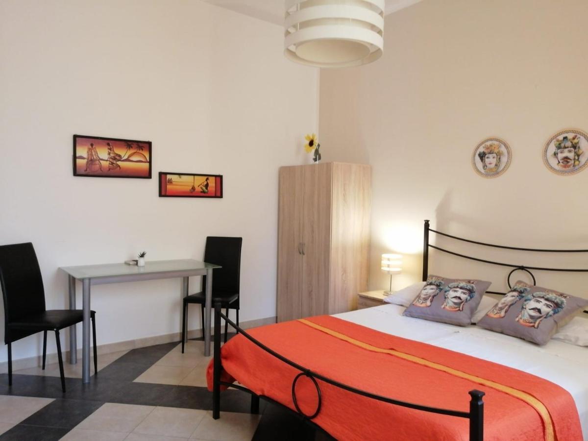 B & B Jasmine Santa Teresa Di Riva Dış mekan fotoğraf