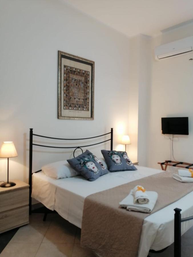 B & B Jasmine Santa Teresa Di Riva Dış mekan fotoğraf