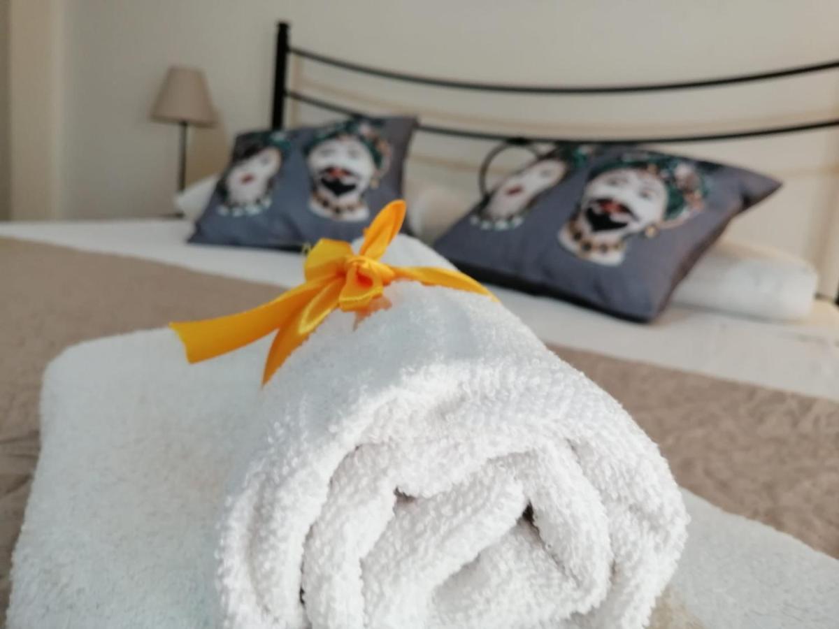 B & B Jasmine Santa Teresa Di Riva Dış mekan fotoğraf