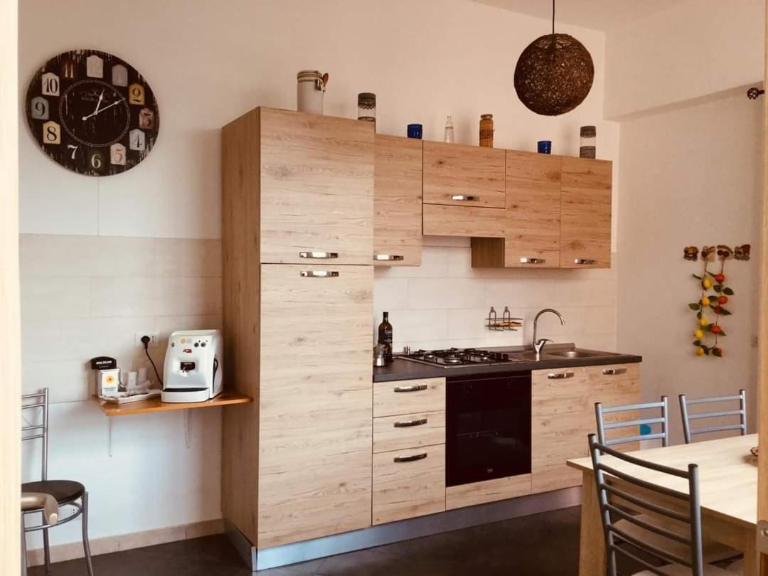 B & B Jasmine Santa Teresa Di Riva Dış mekan fotoğraf