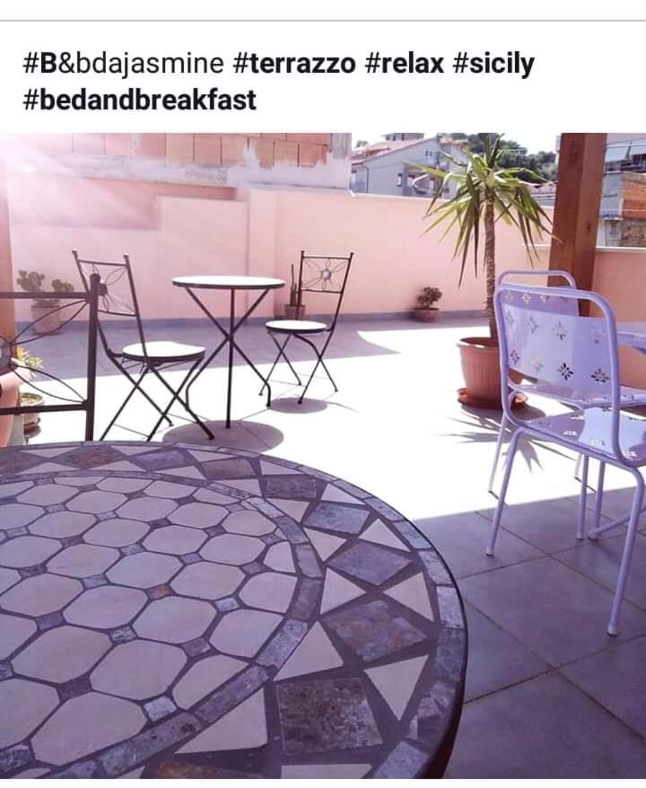 B & B Jasmine Santa Teresa Di Riva Dış mekan fotoğraf