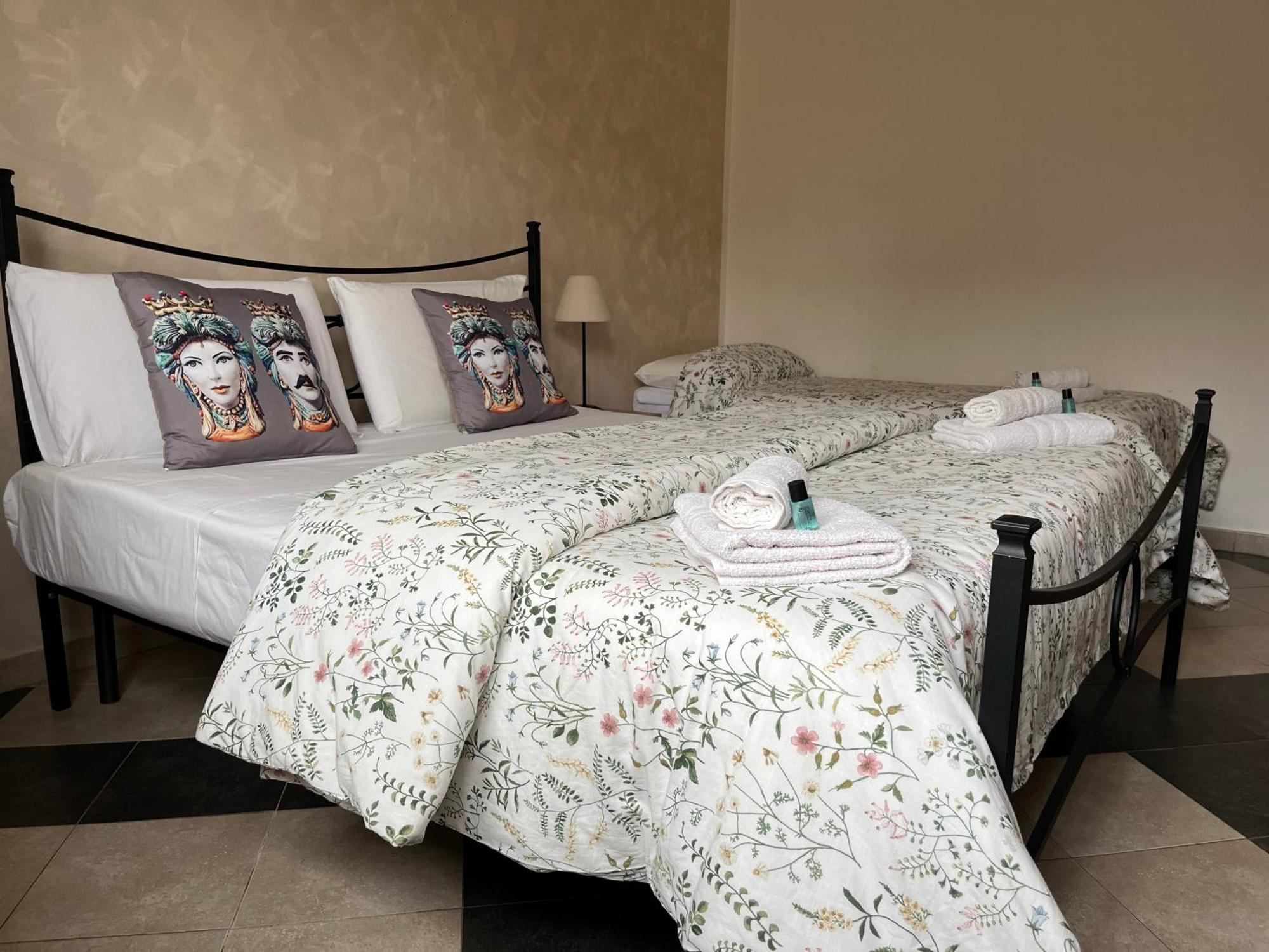 B & B Jasmine Santa Teresa Di Riva Dış mekan fotoğraf