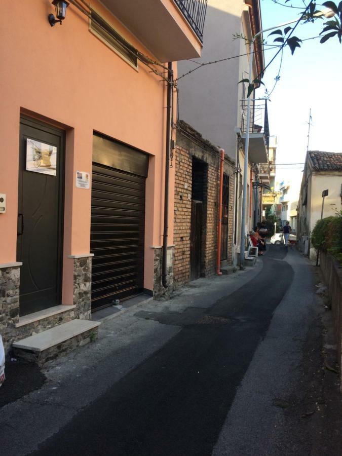 B & B Jasmine Santa Teresa Di Riva Dış mekan fotoğraf