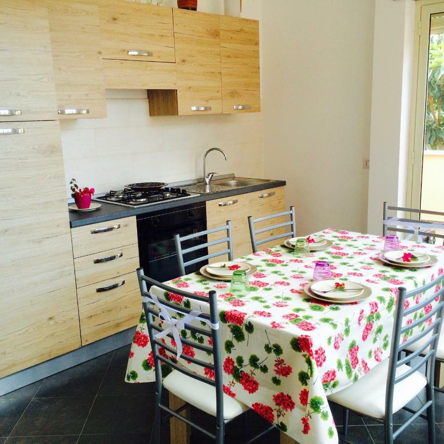 B & B Jasmine Santa Teresa Di Riva Dış mekan fotoğraf