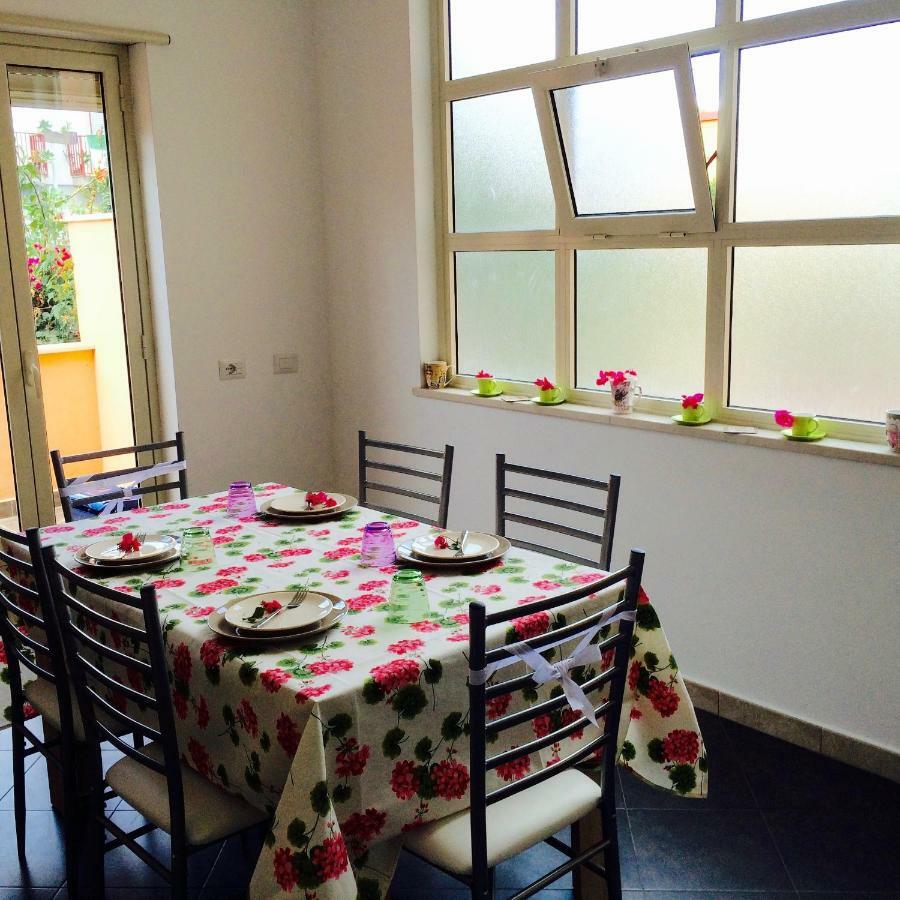 B & B Jasmine Santa Teresa Di Riva Dış mekan fotoğraf